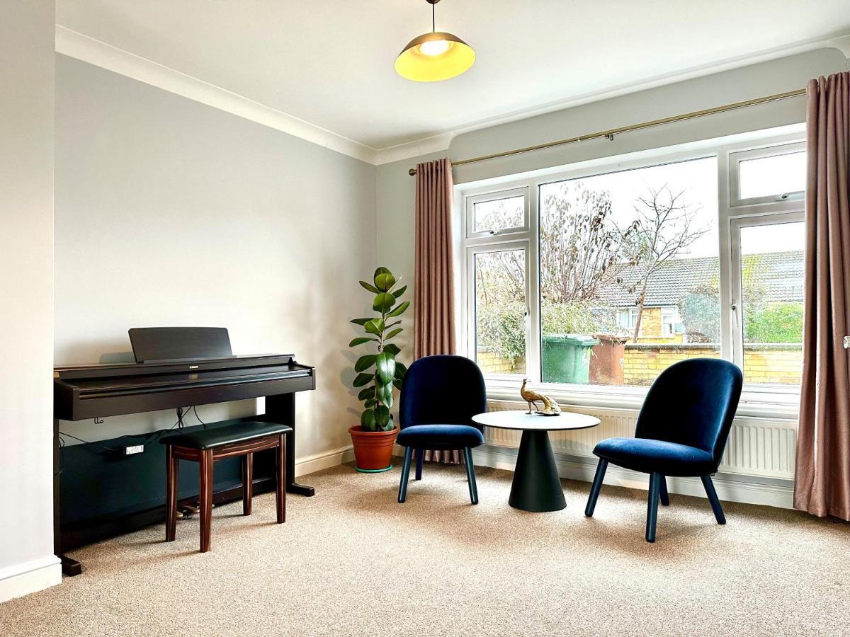 Spacious 3 Double Bedroomed House In Bicester Exterior foto